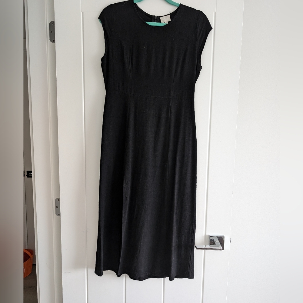 Dee Elly Black Linen Midi Dress